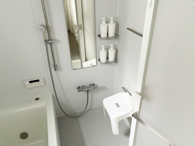 カウンターのない浴室