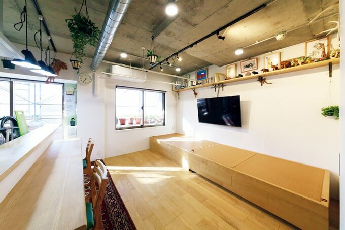 リビング収納も兼ねた可動式小上がり