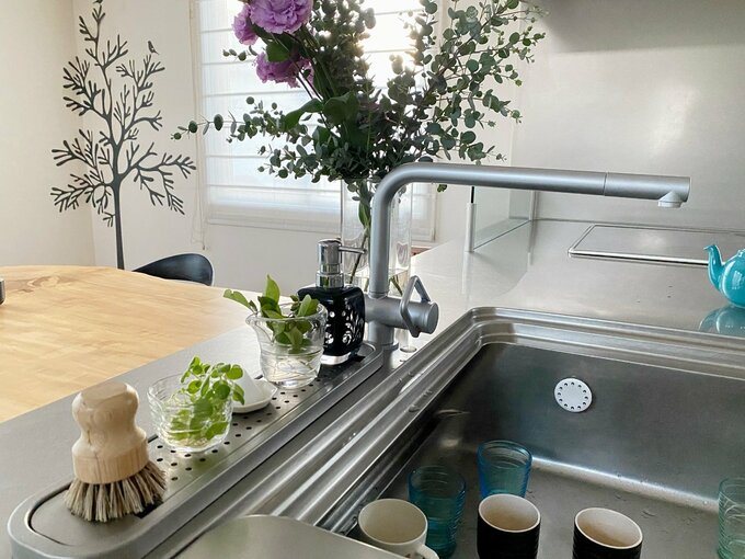 奥まで見えやすいキッチン