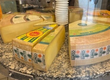 日本とフランスでこんなに違う「節約」事情。新作の服は買わない、チーズは専門店で買う