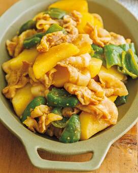 豚バラ、ジャガイモ、ピーマンで。フライパンで蒸すだけ簡単レシピ