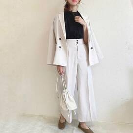 GUの新作ダブルジャケット。肩パット入りでおしゃれにキマる