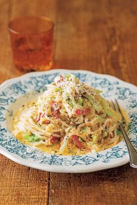 濃厚カルボナーラも罪悪感なし。しらたきやキャベツ代用で満腹に