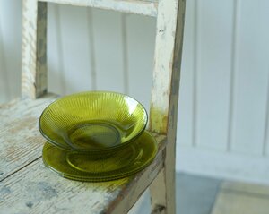 アンティーク風のサラダボウル＆プレート