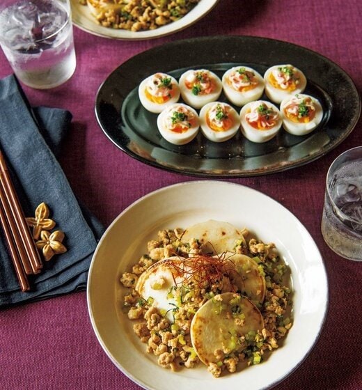 「焼きカブの鶏そぼろがけ」と「カニ玉サラダ」