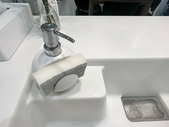 スポンジをはさめる洗剤容器