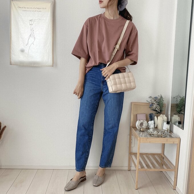 ゆるっとTシャツとデニムのカジュアルコーデ