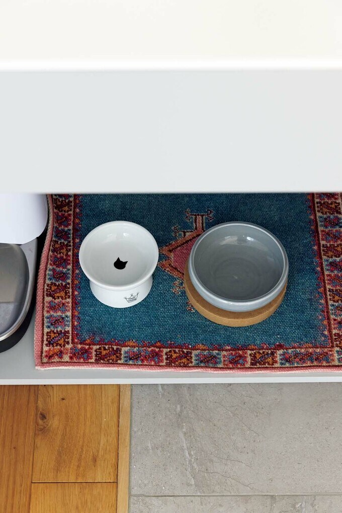 食事コーナーで使用している食器やマット