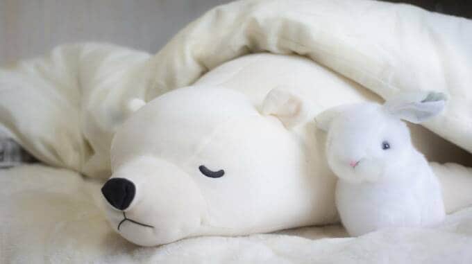 白いぬいぐるみ