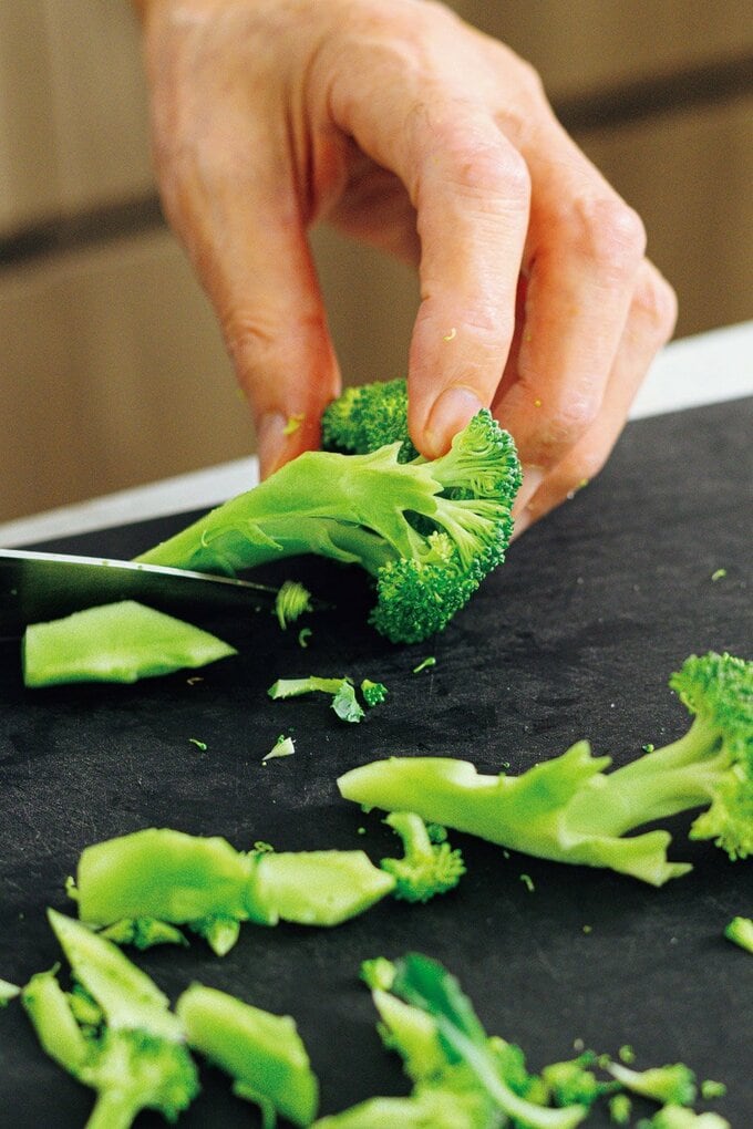 ブロッコリーの温かいサラダのつくり方（1）