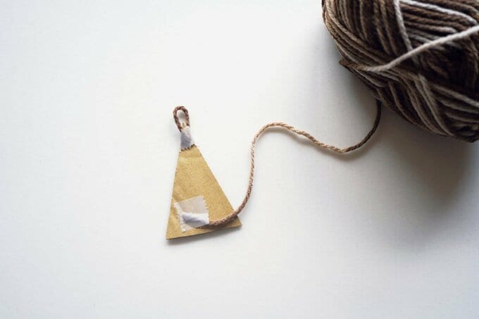 三角段ボールに紐