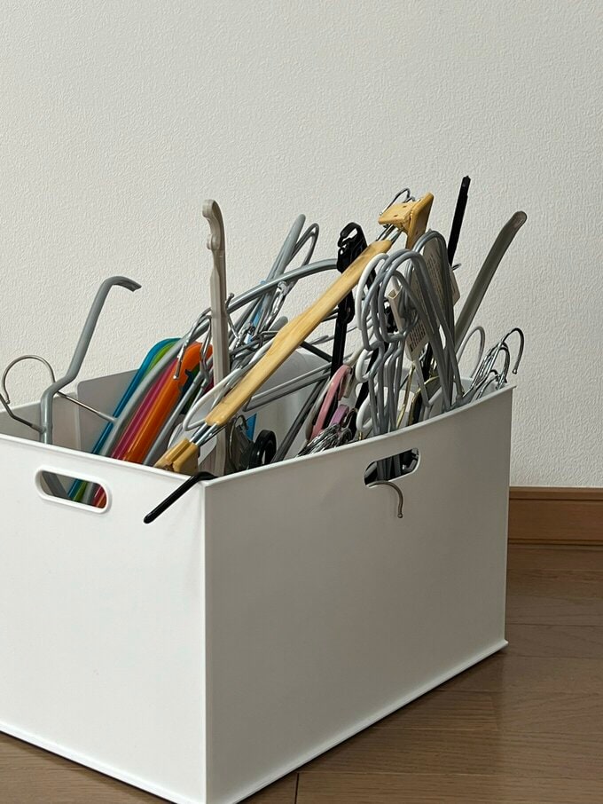 バラバラのハンガーは見た目もかっこ悪い