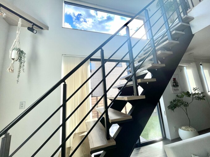 スケルトン階段