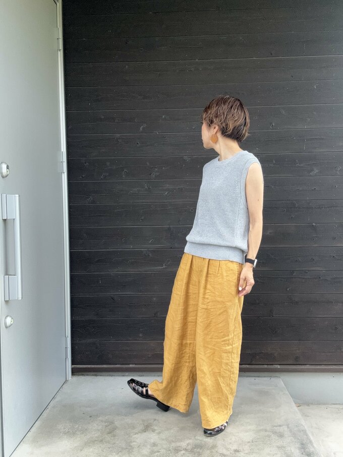 グレーニット　イエローパンツ