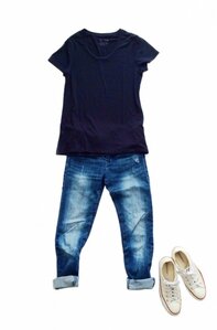 定番のTシャツ×デニム