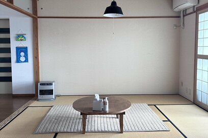 母子3人、団地ですっきり暮らし。好きなものを手放さず、片づいた部屋をキープする工夫