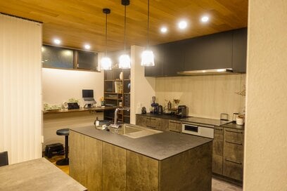 夕暮れのような心地よさも！LDK照明の雰囲気を簡単管理、特別感を楽しむ家ができた