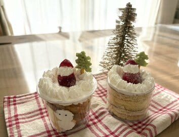 クリスマスケーキは買わずに自作がラクでおいしい。10分で完成、子どもが喜ぶデコレーションケーキ 