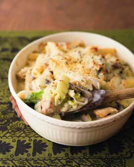 ＜白菜と鶏肉のクリームグラタン＞パスタ入りでボリューム満点メニュー！