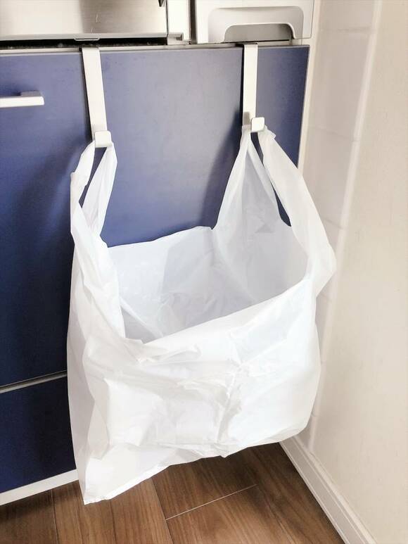 イケアのタオルハンガーにゴミ袋