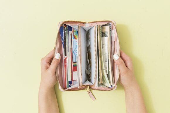 パンパンの財布