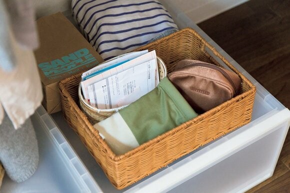 小さな袋を使って小物類を分類