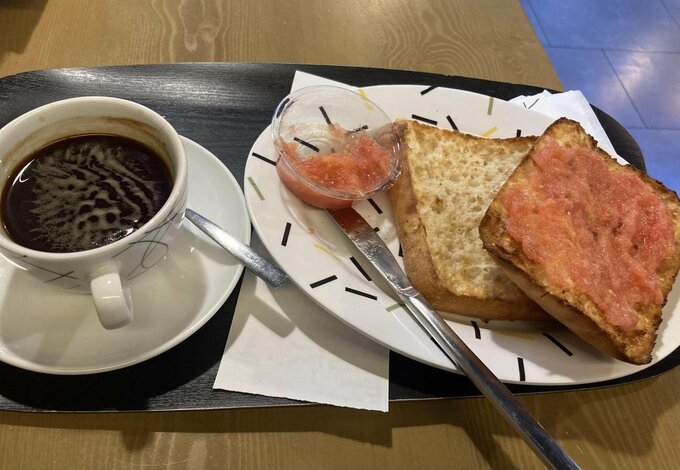 パン・コン・トマテ