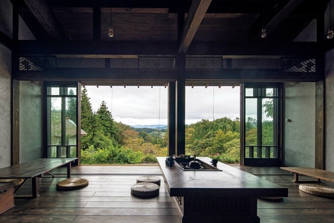 北アルプスを一望できる広間