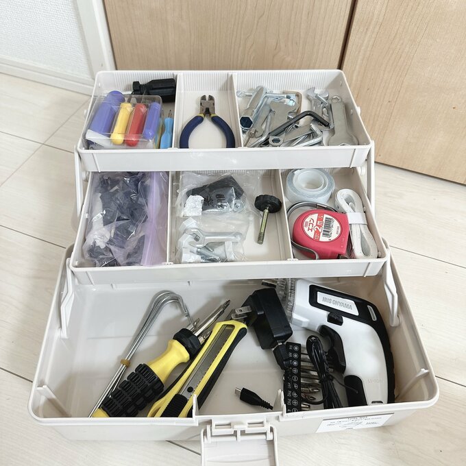 ツールボックスに工具類を収納した様子。