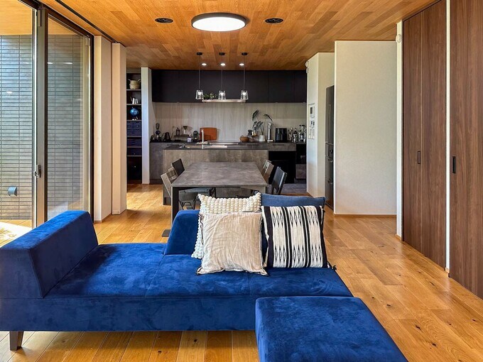 リビングから見たキッチン