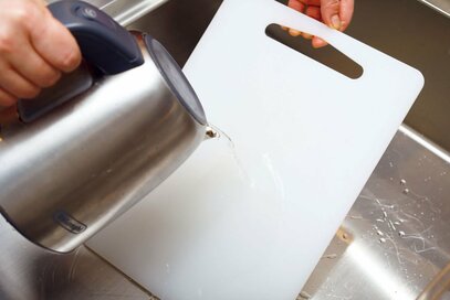 夏のお弁当を傷ませないポイント。ハムやちくわも加熱が大事