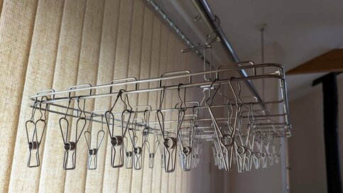 50代、洗濯グッズは「お気に入りを長く」。15年使い続ける角ハンガーはわが家の定番