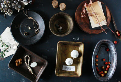 本物以上の質感でペイント！100均紙モノグッズでインテリア雑貨をDIY