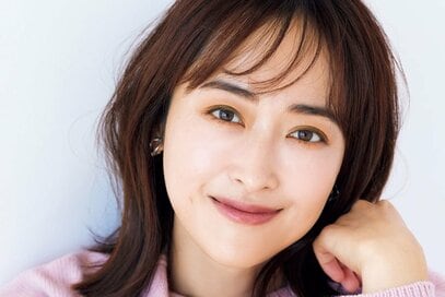 美容のプロがおすすめ「1980円のフェイスパウダー」。重ねるだけで素肌美人風