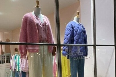 日本とフランスで違う「バッグ」の持ち方。“両手を空ける”のは喜びを表せるようにするため