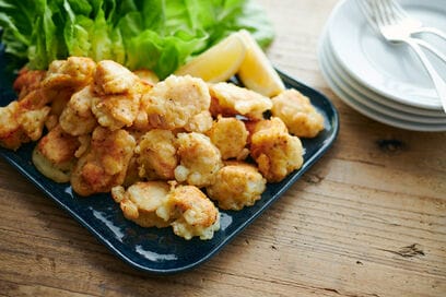 志麻さんの箸が止まらない「鶏ササミ揚げ」レシピ。衣がサクサクになる秘密は“水”