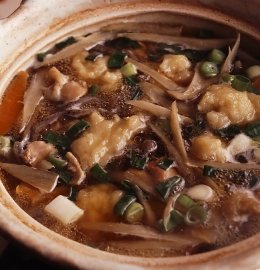 ＜ゴボウのすいとん鍋＞昭和を感じさせるホノボノとした味