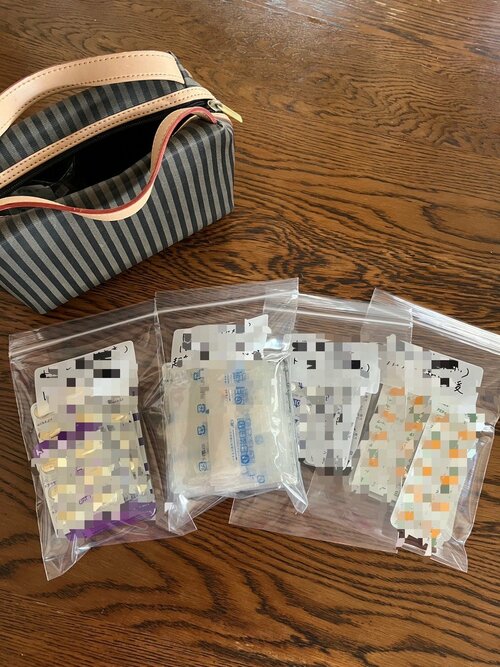 よく飲むクスリはダイニングテーブルに