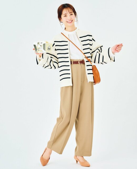 ブラウスにボーダーカーデとパンツスタイル