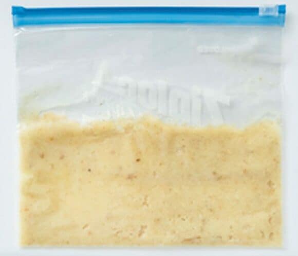 ショウガは保存袋に入れて薄くのばして冷凍