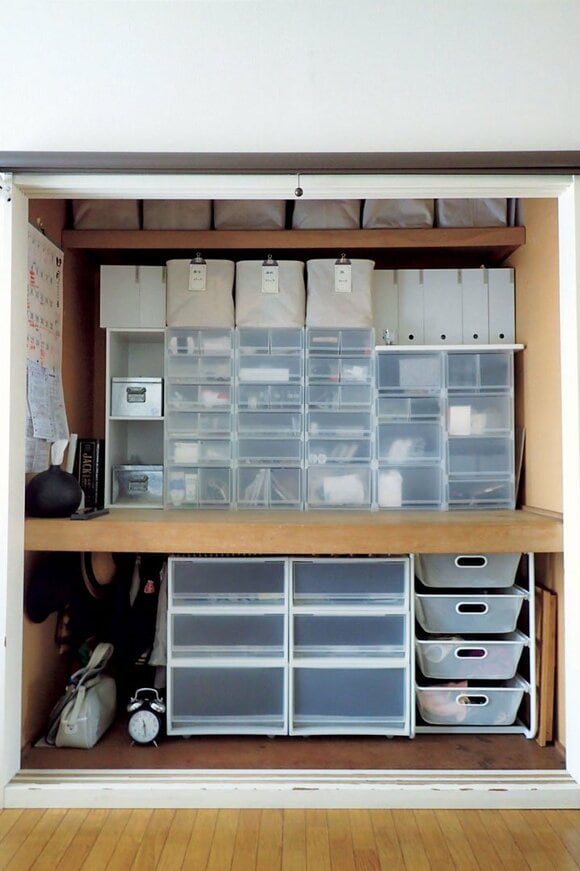 押し入れの中の引き出しは大小合わせて26個