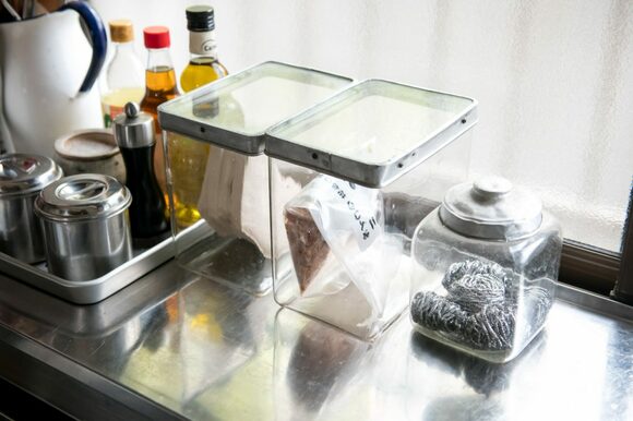 ガラスやほうろう、ステンレス製品をチョイス。