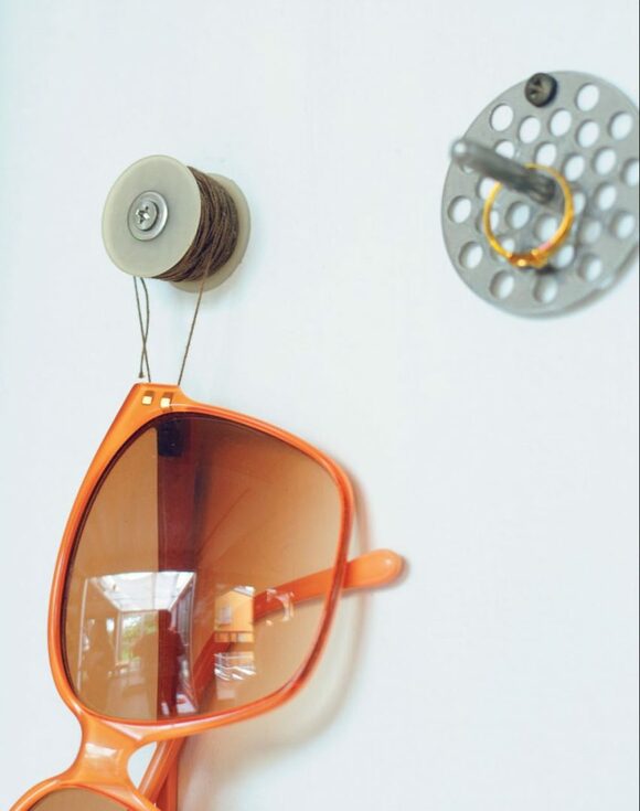 ボビンを壁のフックに