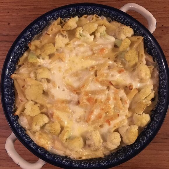 「鶏肉とカリフラワーのチーズグラタン」