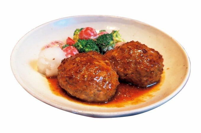 お皿に盛りつけられた和風ハンバーグ