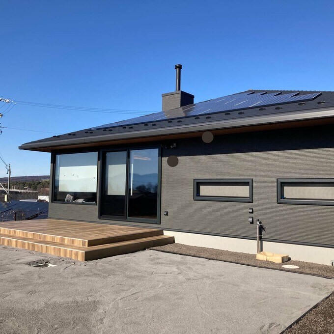 家の外観とテラス