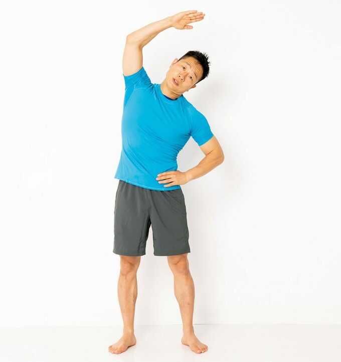 体操をする男性