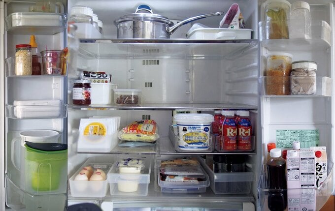 スッキリ整理整頓された冷蔵庫の中身