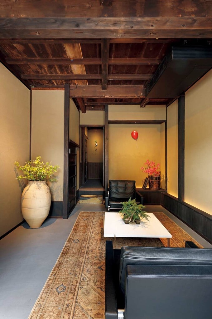 1階のギャラリー兼打ち合わせスペース