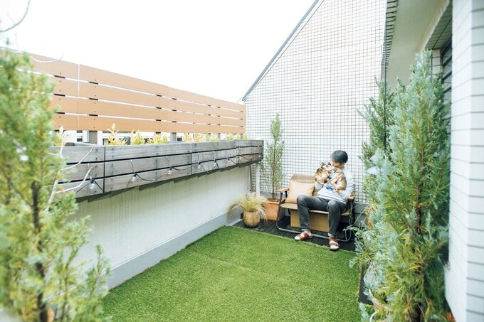 犬の遊び場にもなるルーフバルコニー